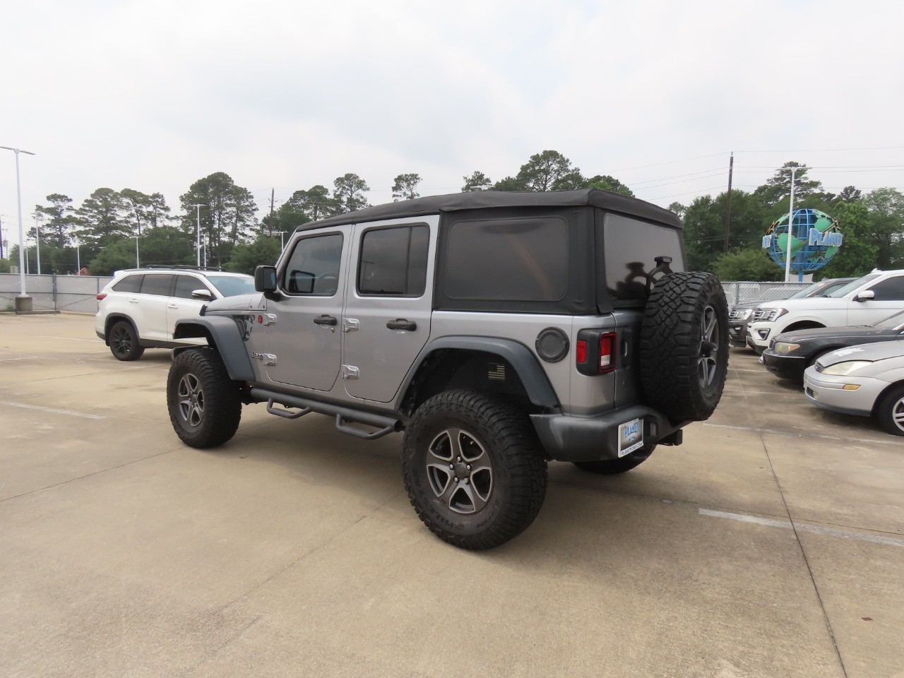 used 2018 Jeep Wrangler Unlimited car, priced at $21,999