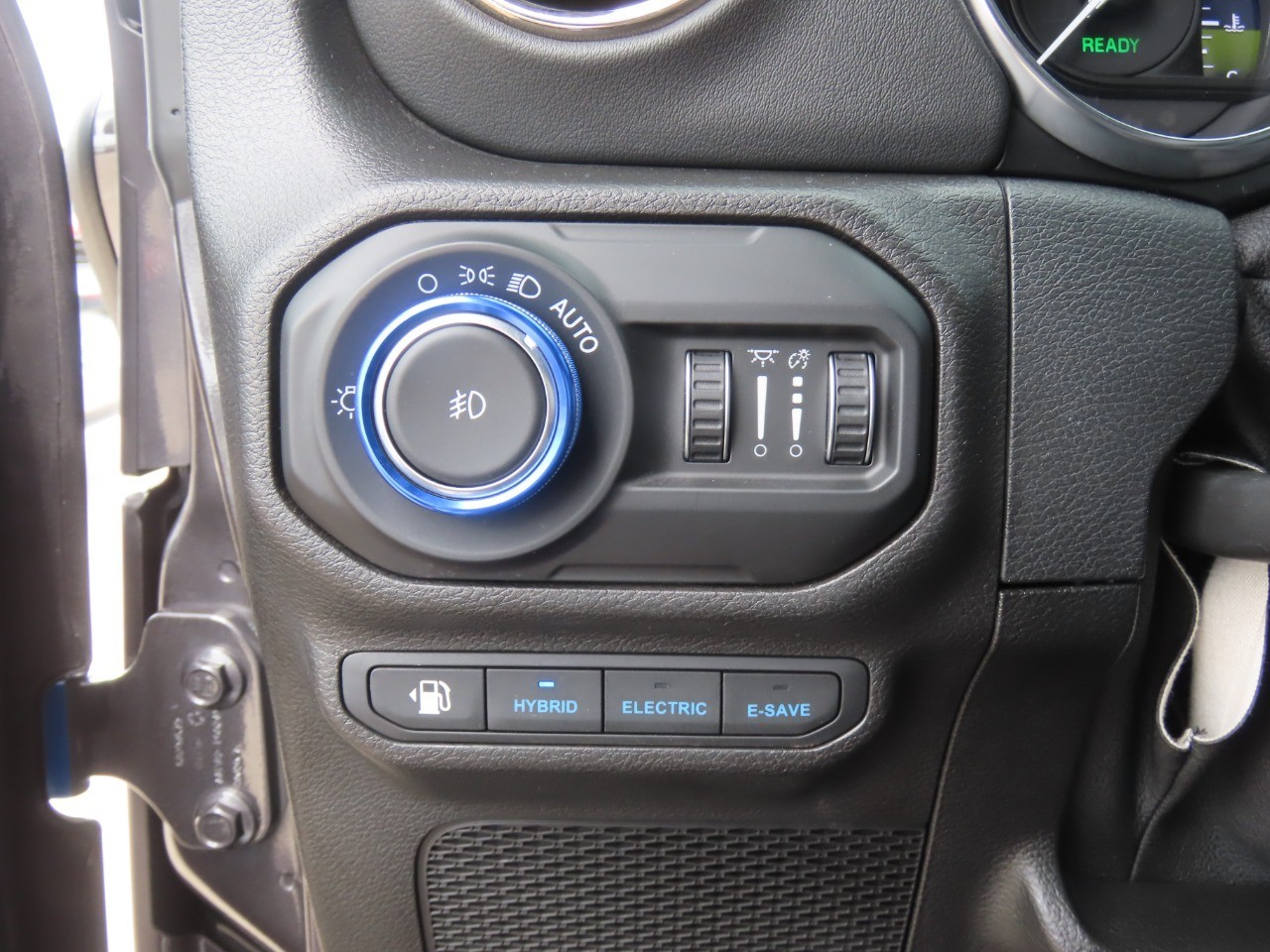 2021 Jeep Wrangler 4xe photo 26 of 32