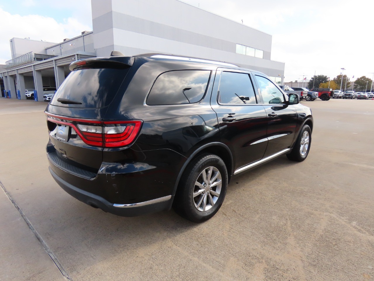 2017 Dodge Durango SXT - 10