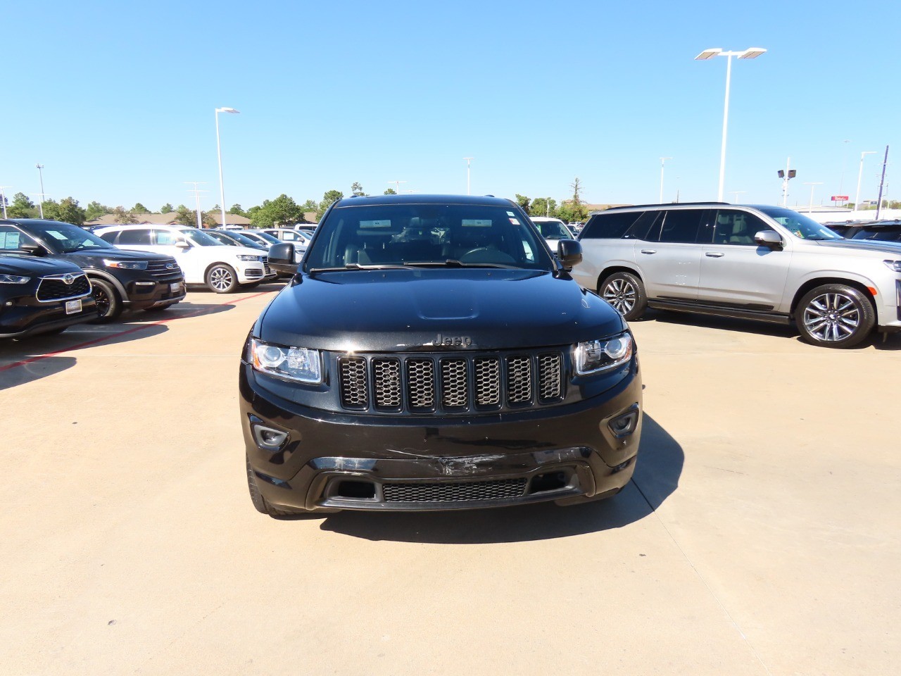 used 2015 Jeep Grand Cherokee car, priced at $10,999
