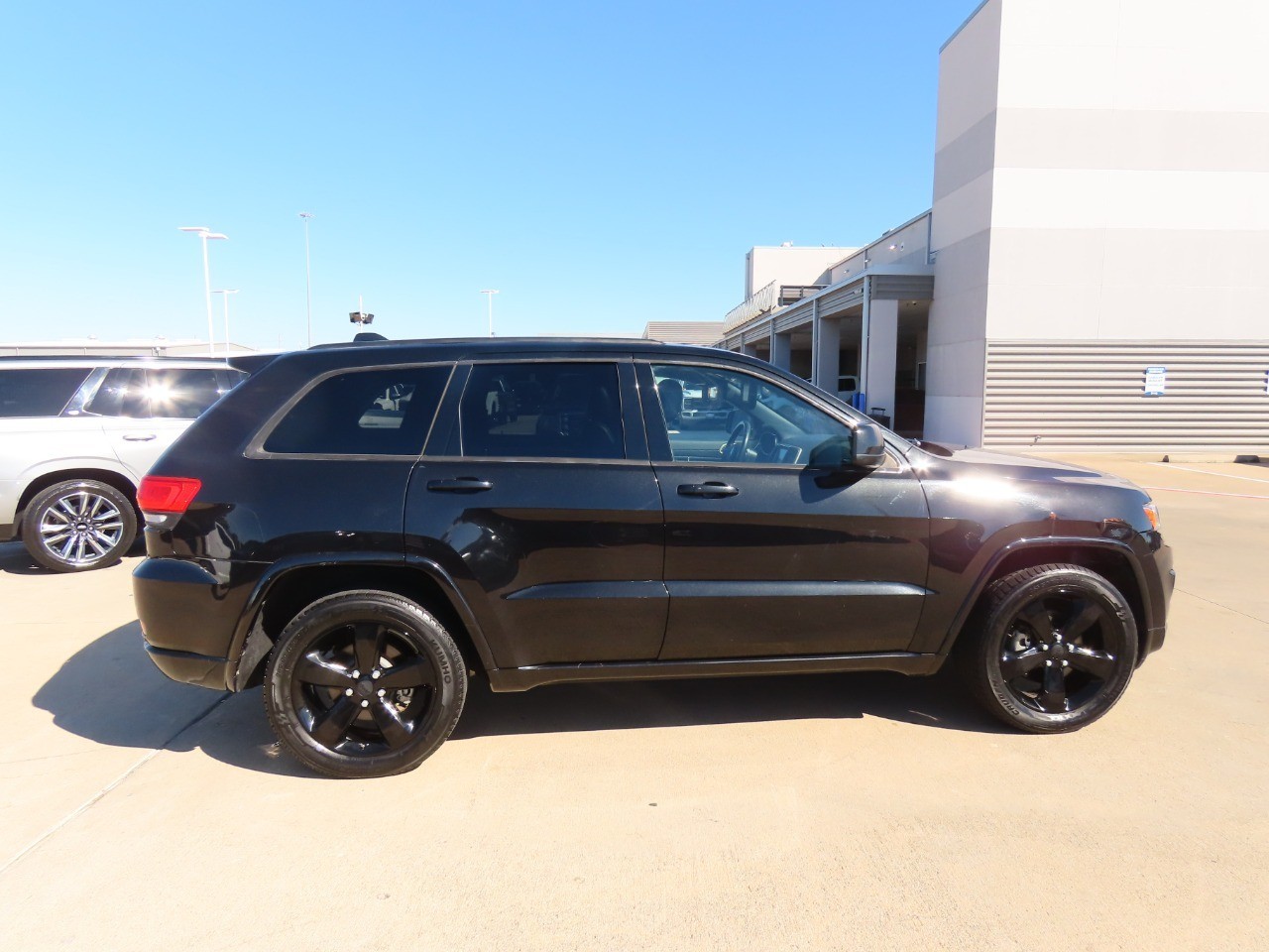 used 2015 Jeep Grand Cherokee car, priced at $10,999