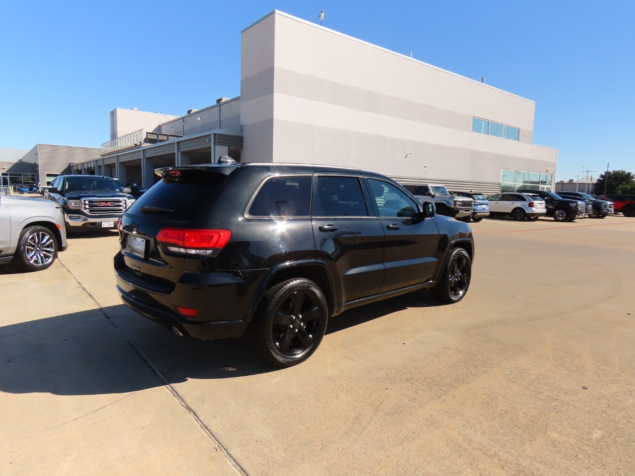 used 2015 Jeep Grand Cherokee car, priced at $10,999