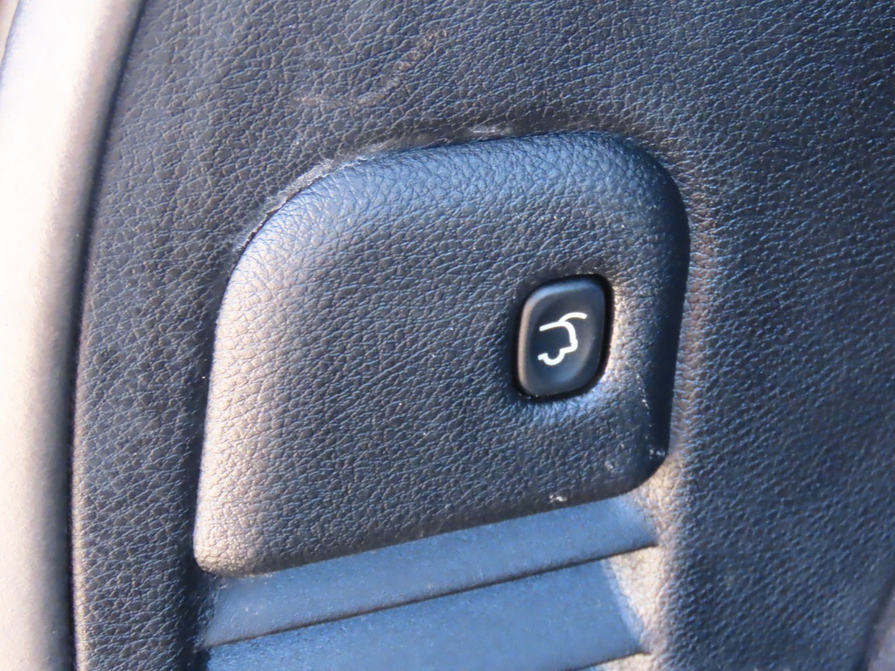 used 2015 Jeep Grand Cherokee car, priced at $10,999