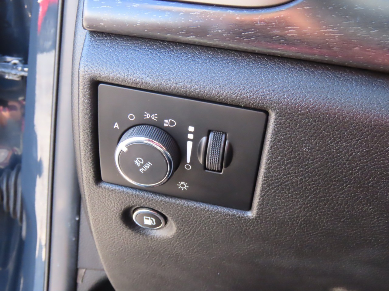 used 2018 Jeep Grand Cherokee car, priced at $13,999