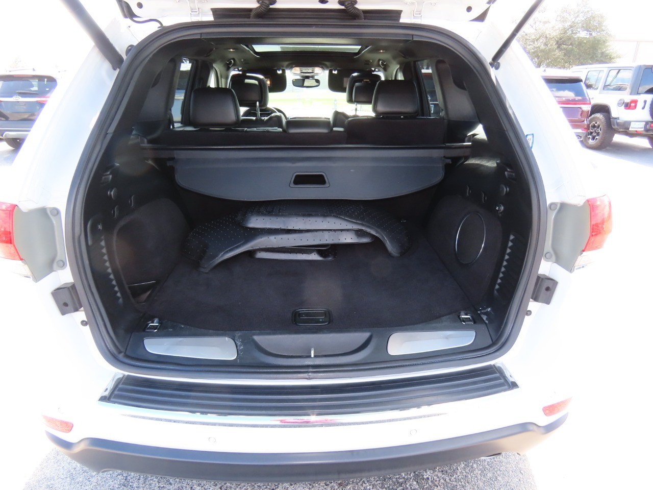 used 2018 Jeep Grand Cherokee car, priced at $8,999