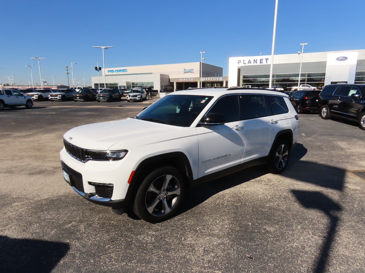2024 Jeep Grand Cherokee L Limited Bright White Clearcoat at Planet Ford