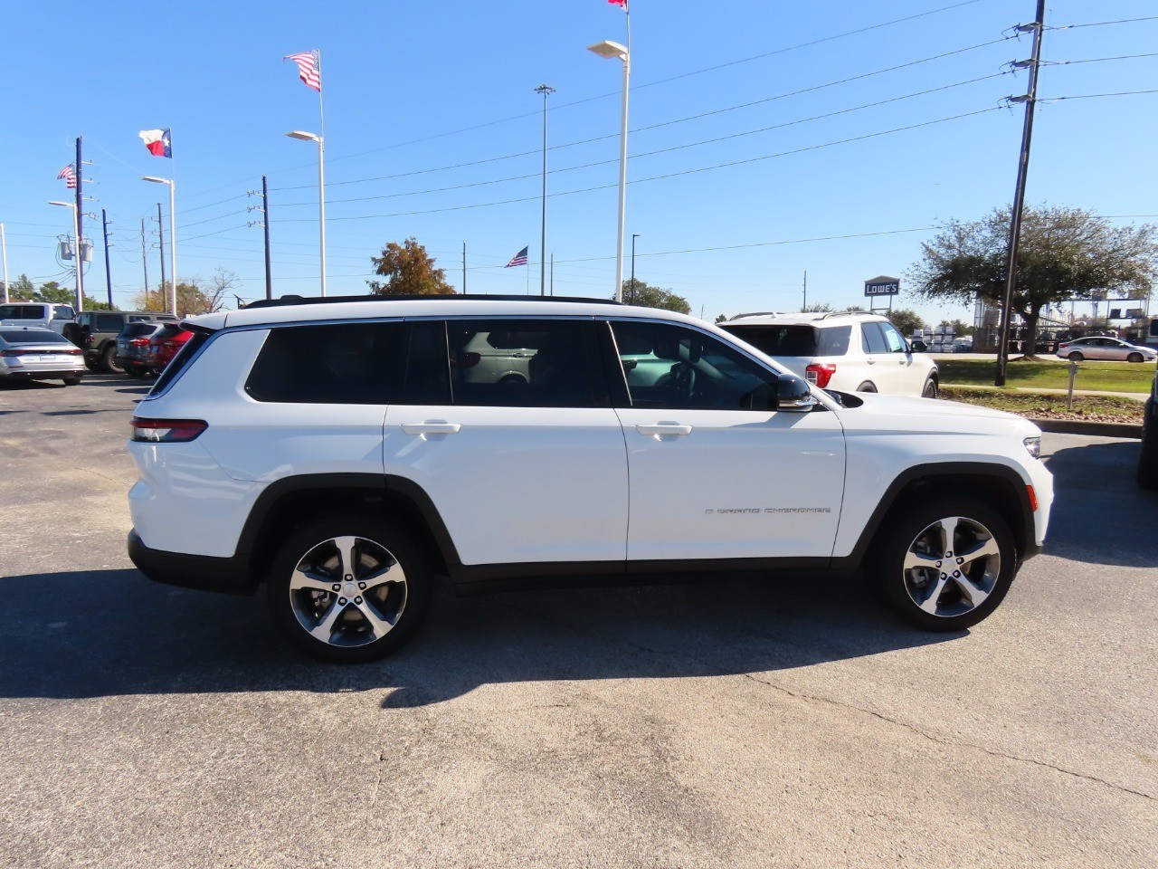 2024 Jeep Grand Cherokee L Limited Bright White Clearcoat at Planet Ford