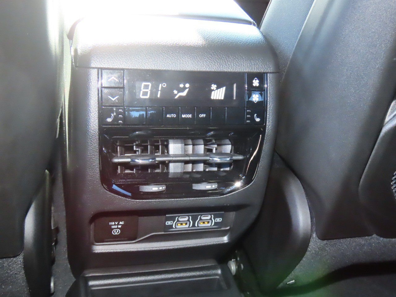 2024 Jeep Grand Cherokee L Limited Bright White Clearcoat at Planet Ford