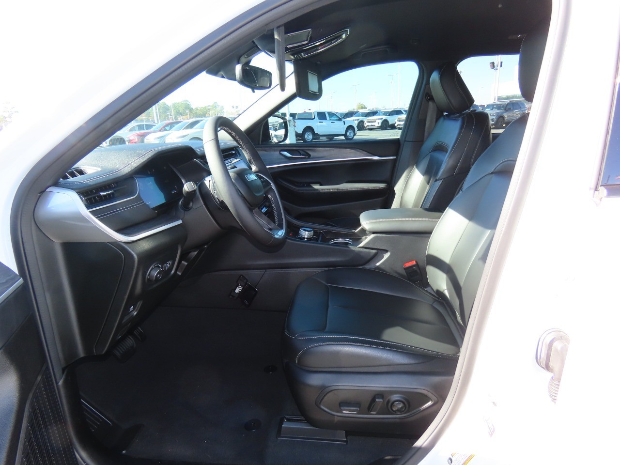 2024 Jeep Grand Cherokee L Limited Bright White Clearcoat at Planet Ford