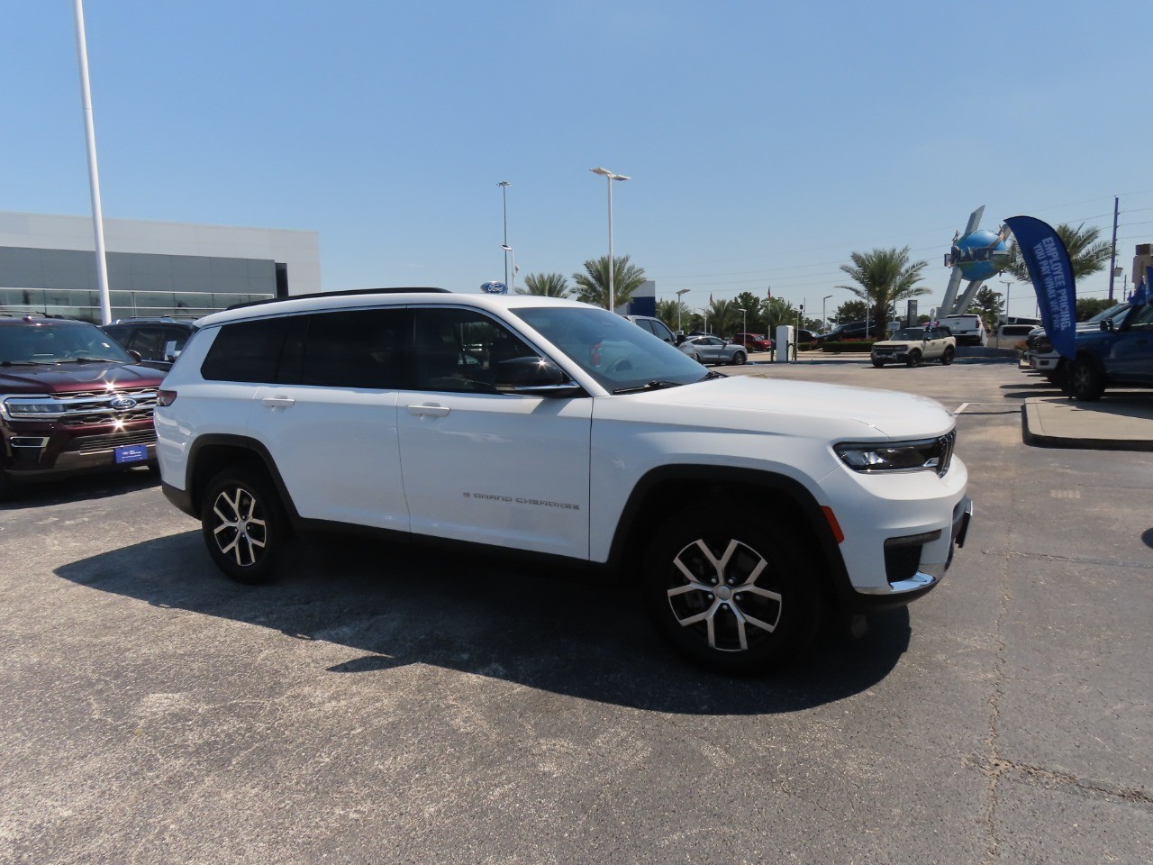 used 2024 Jeep Grand Cherokee L car, priced at $36,999