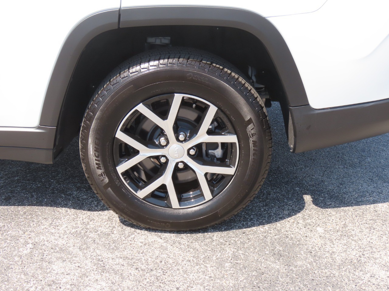 used 2024 Jeep Grand Cherokee L car, priced at $36,999