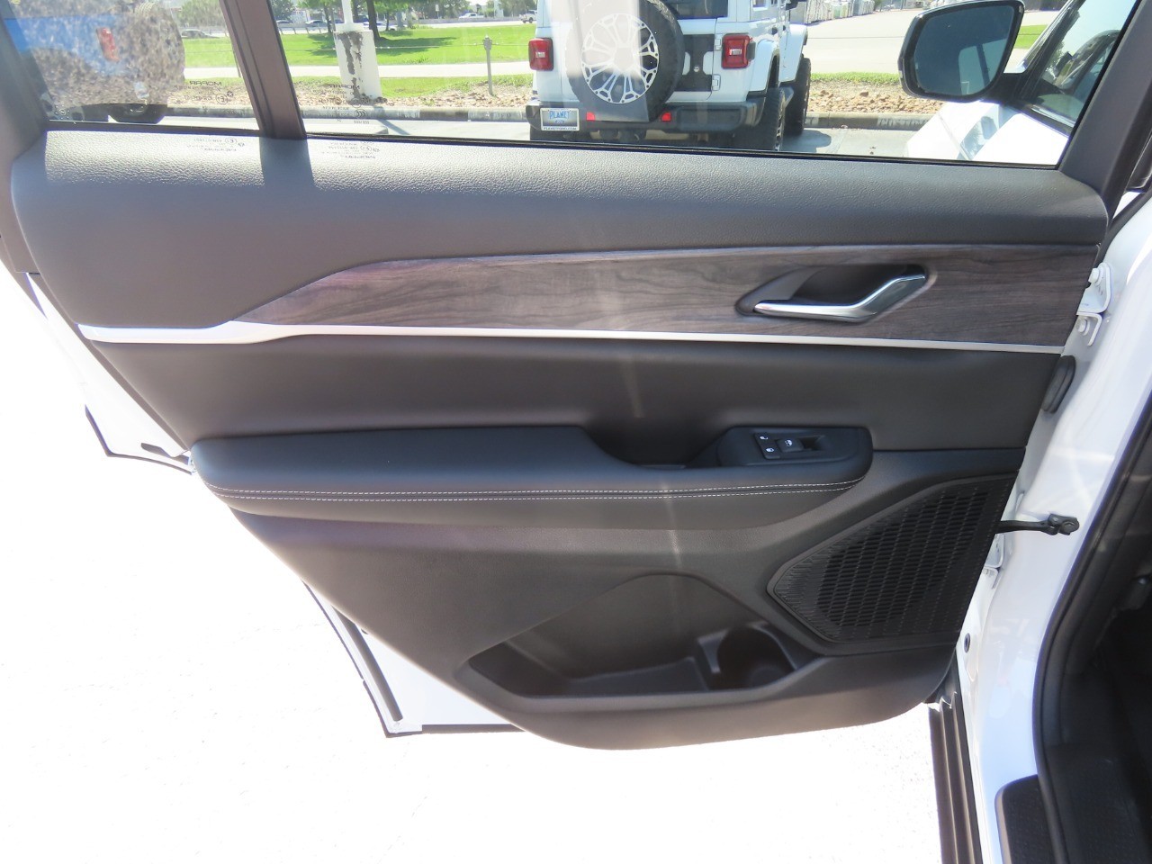 used 2024 Jeep Grand Cherokee L car, priced at $36,999