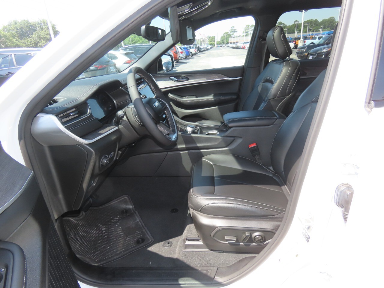 used 2024 Jeep Grand Cherokee L car, priced at $36,999