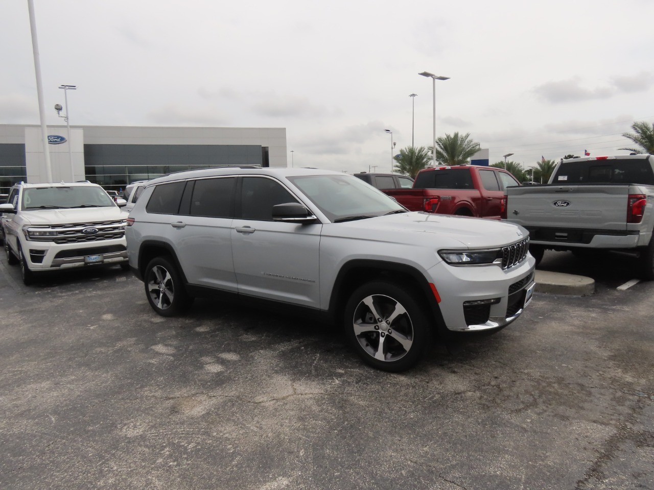 used 2023 Jeep Grand Cherokee L car, priced at $26,999