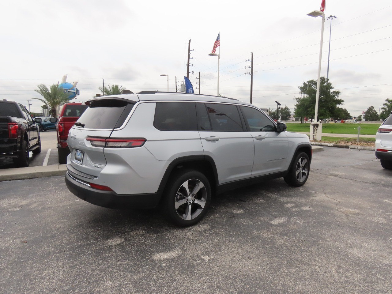 used 2023 Jeep Grand Cherokee L car, priced at $26,999