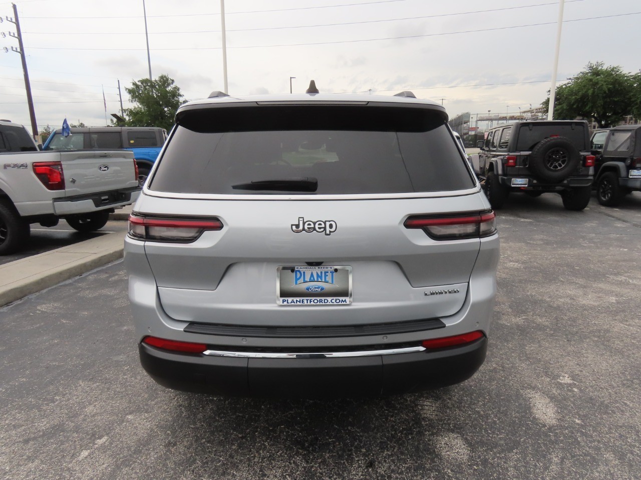 used 2023 Jeep Grand Cherokee L car, priced at $26,999
