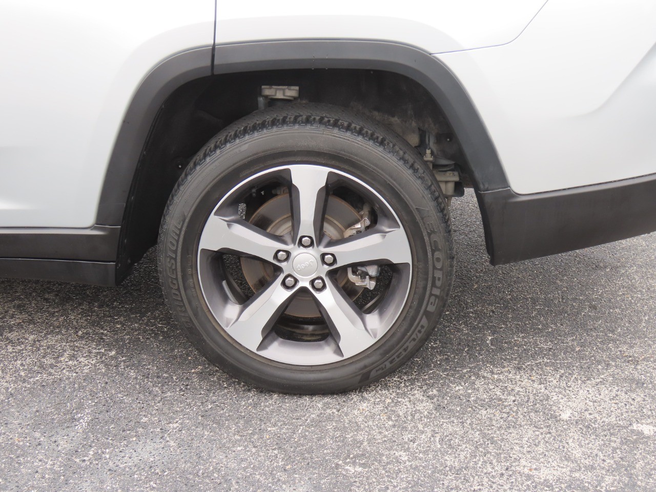 used 2023 Jeep Grand Cherokee L car, priced at $26,999