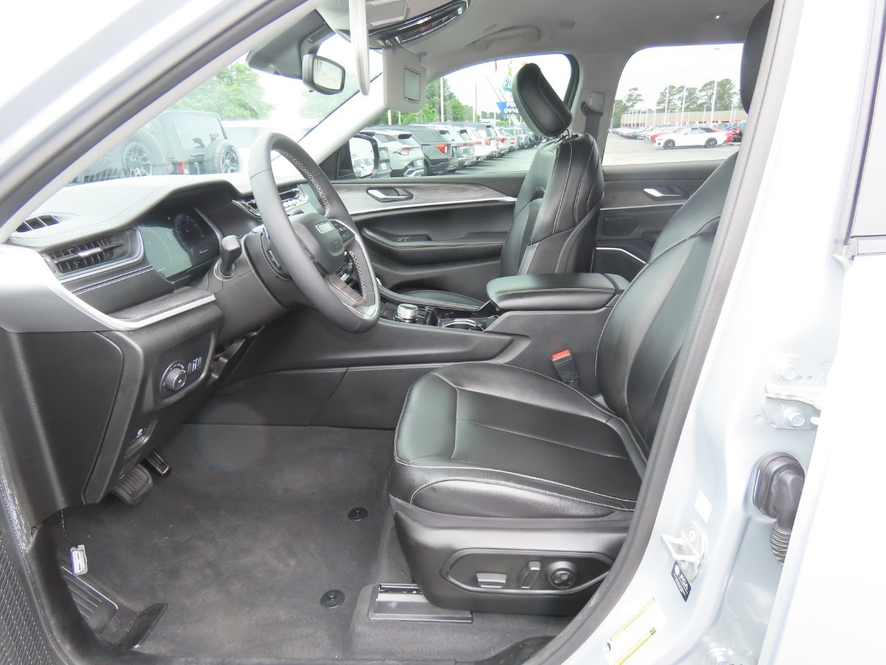used 2023 Jeep Grand Cherokee L car, priced at $26,999
