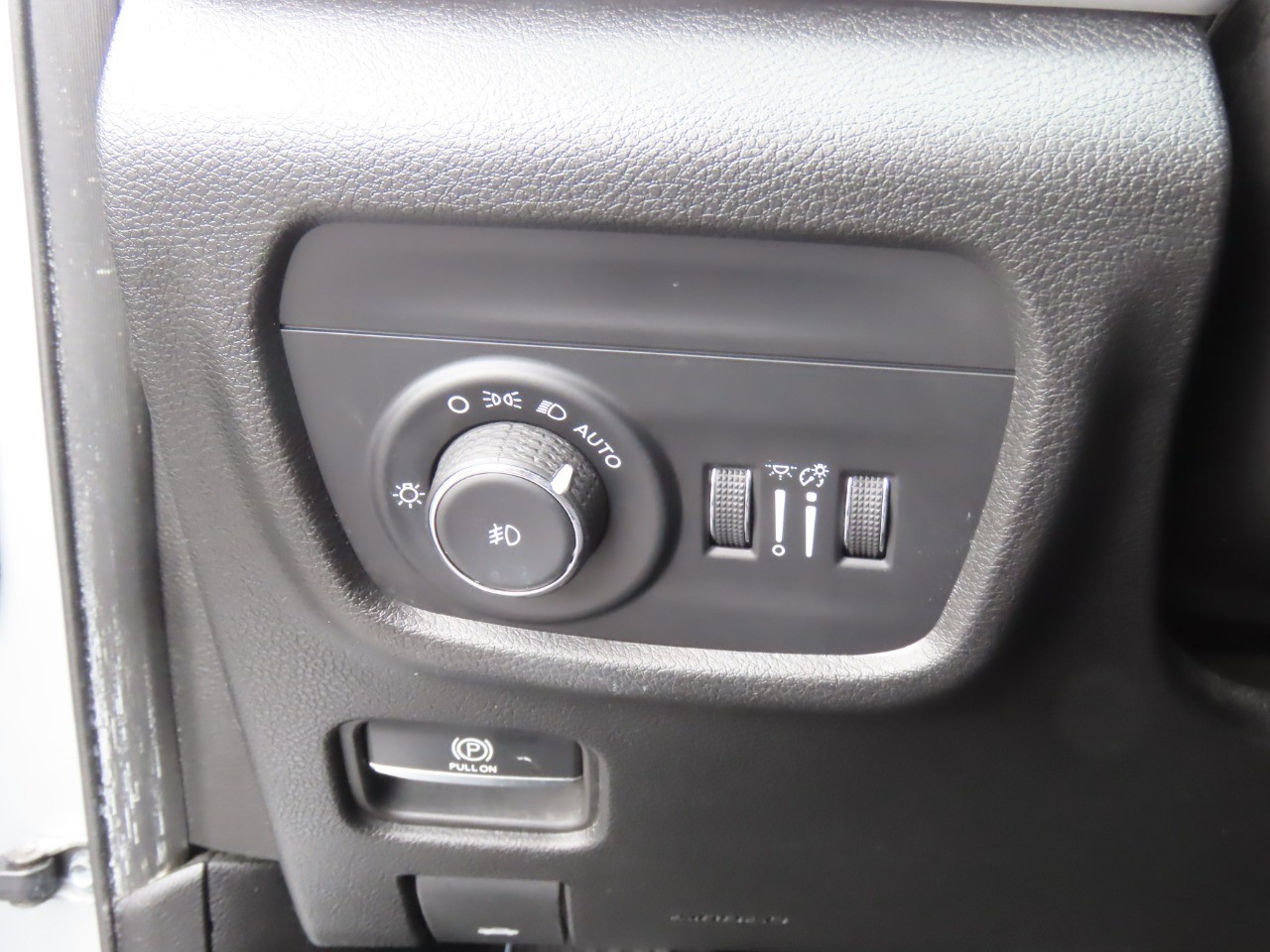 used 2023 Jeep Grand Cherokee L car, priced at $26,999