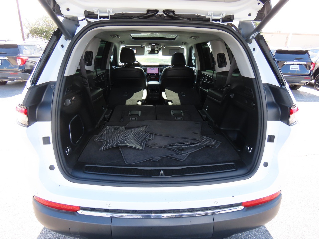 2022 Jeep Grand Cherokee L Limited - 11