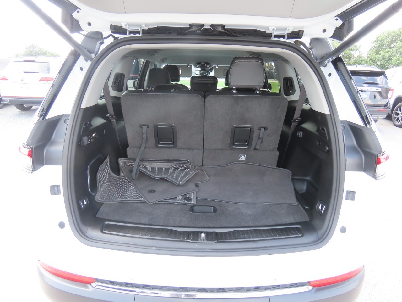 used 2022 Jeep Grand Cherokee L car, priced at $28,999
