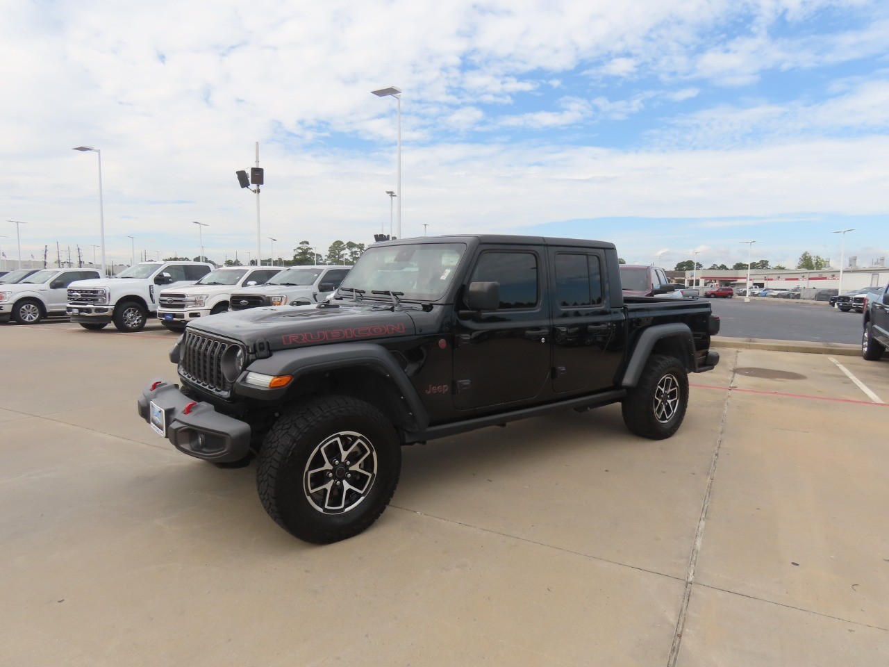 2024 Jeep Gladiator photo 2 of 32