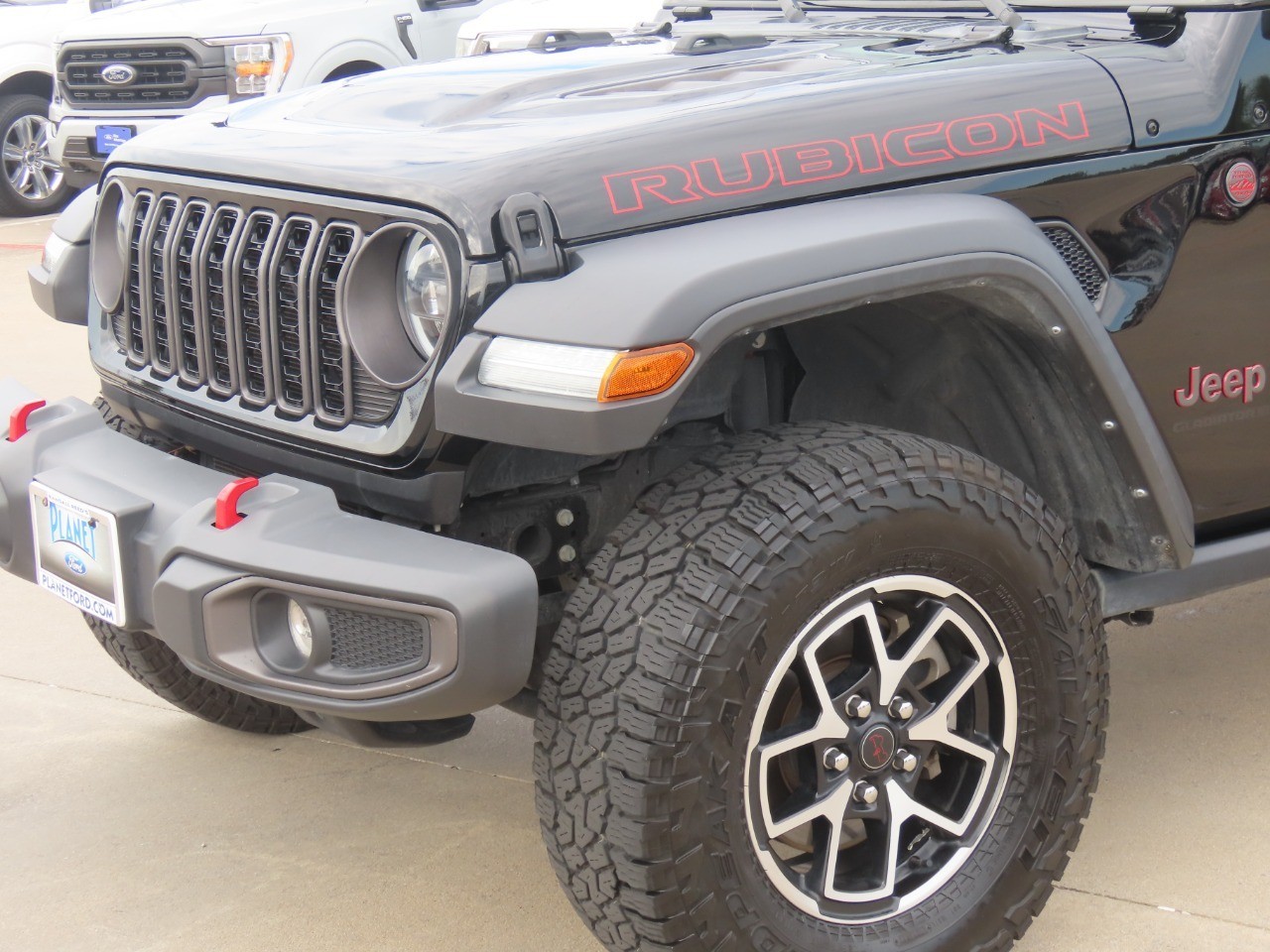 2024 Jeep Gladiator photo 3 of 32