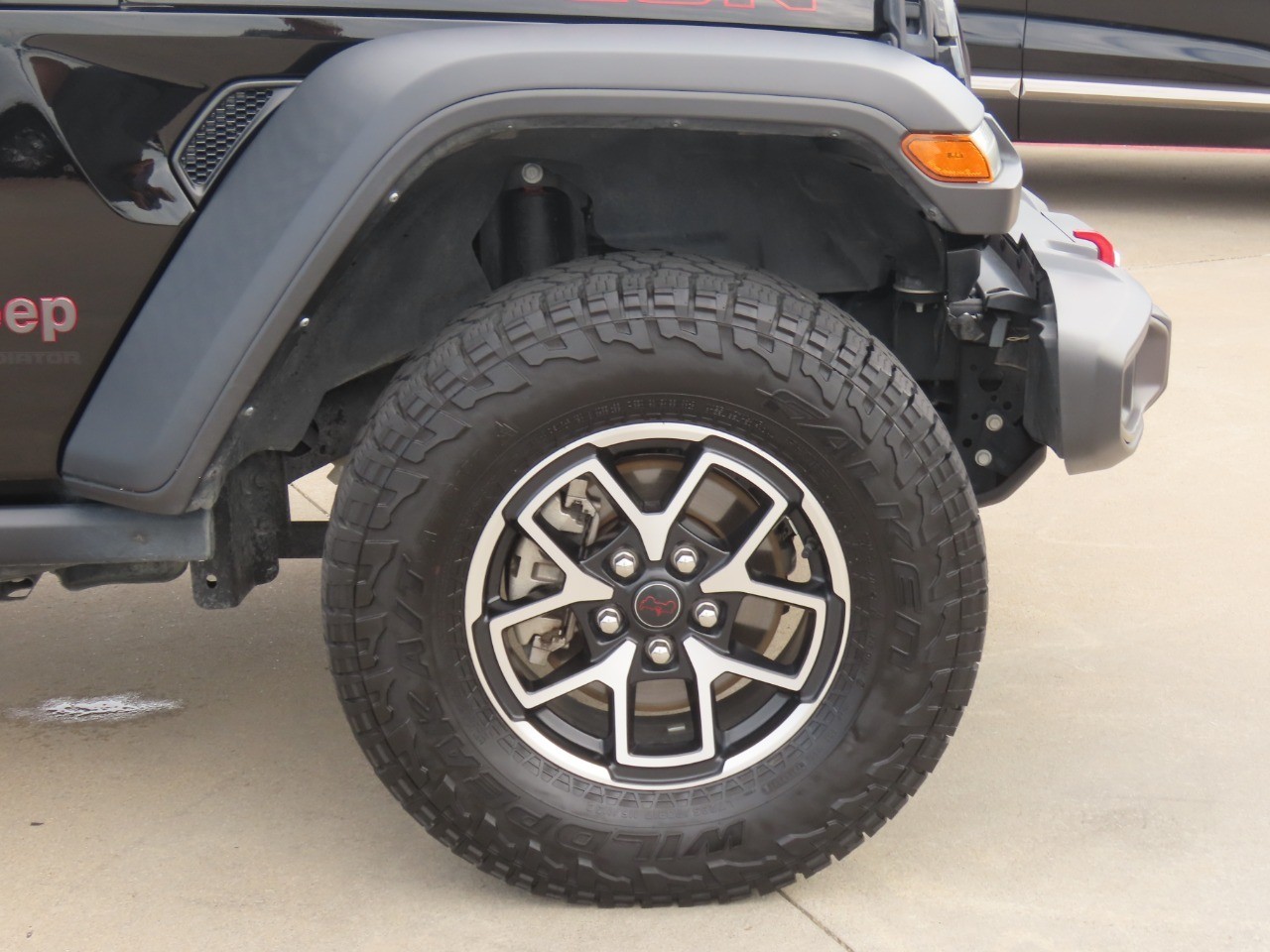 2024 Jeep Gladiator photo 9 of 32