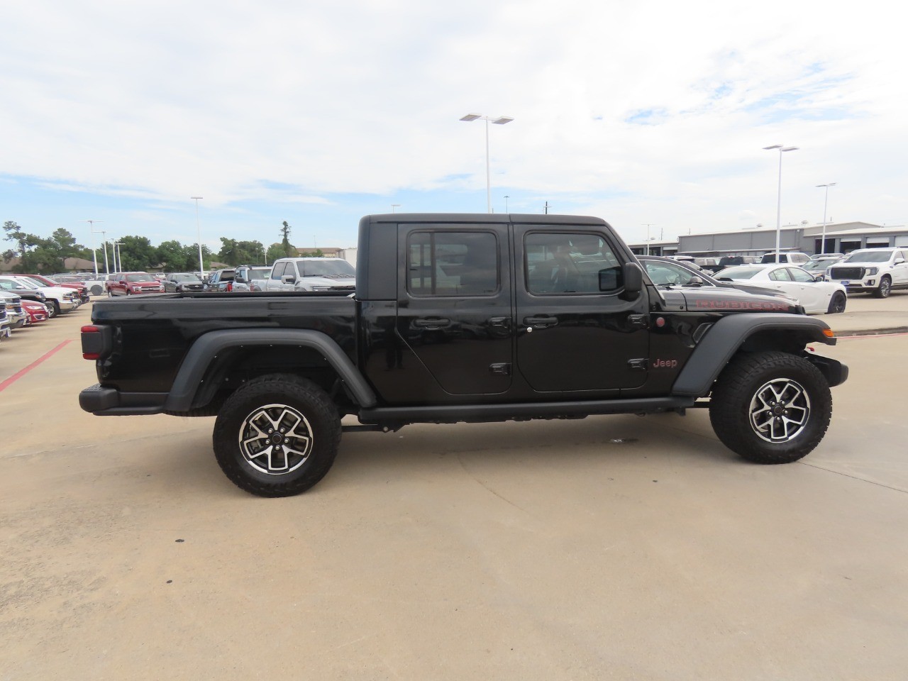 2024 Jeep Gladiator photo 10 of 32