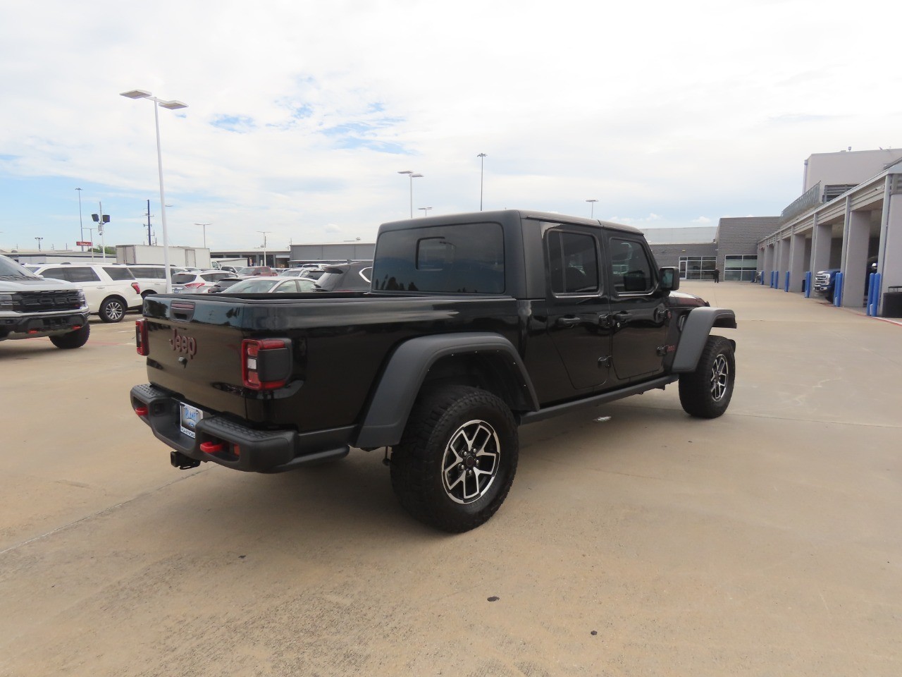 2024 Jeep Gladiator photo 11 of 32