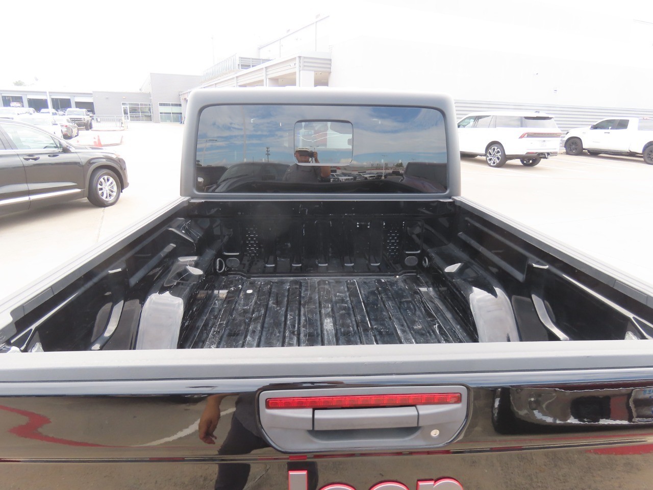 2024 Jeep Gladiator photo 14 of 32