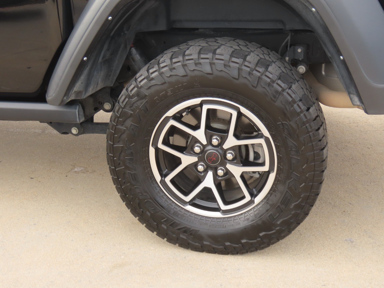 2024 Jeep Gladiator photo 17 of 32