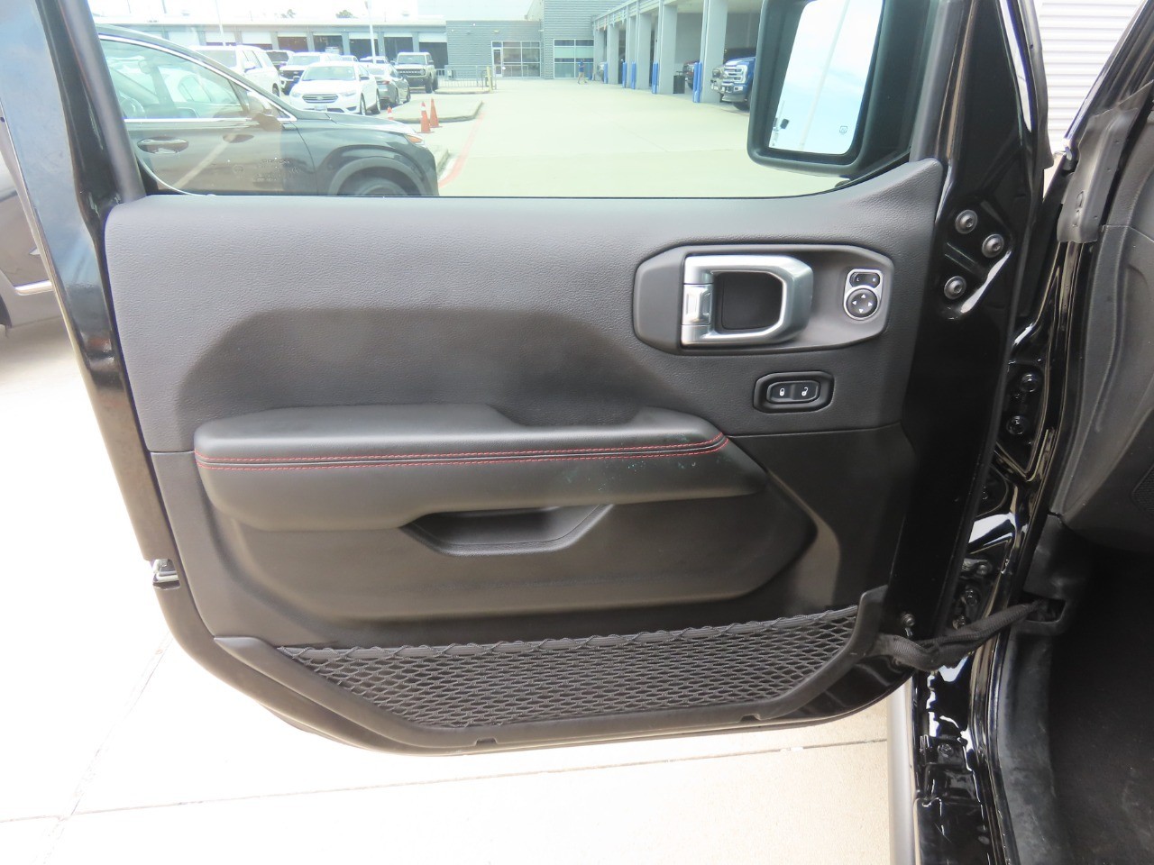 2024 Jeep Gladiator photo 24 of 32