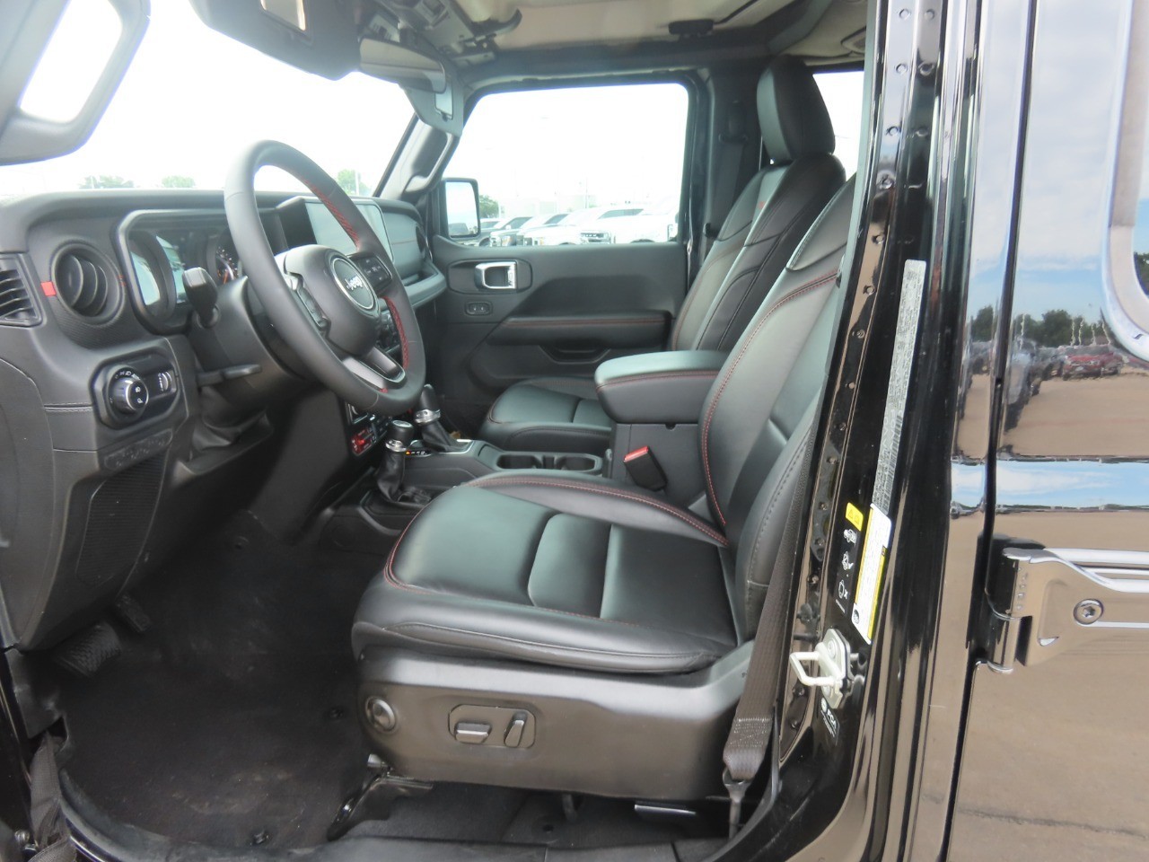 2024 Jeep Gladiator photo 25 of 32