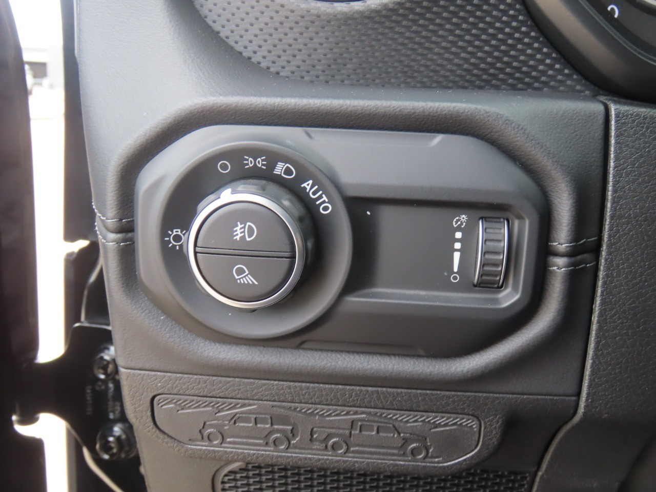 2024 Jeep Gladiator photo 26 of 32