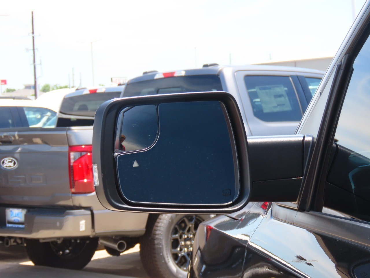 2019 RAM 1500 Laramie 4x2 Crew Cab 5'7 Box photo