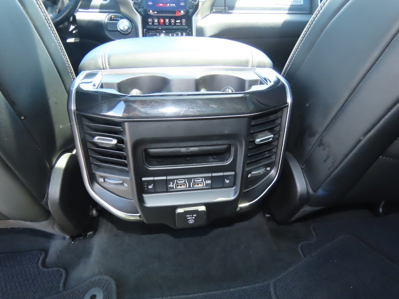 2019 RAM 1500 Laramie 4x2 Crew Cab 5'7 Box photo