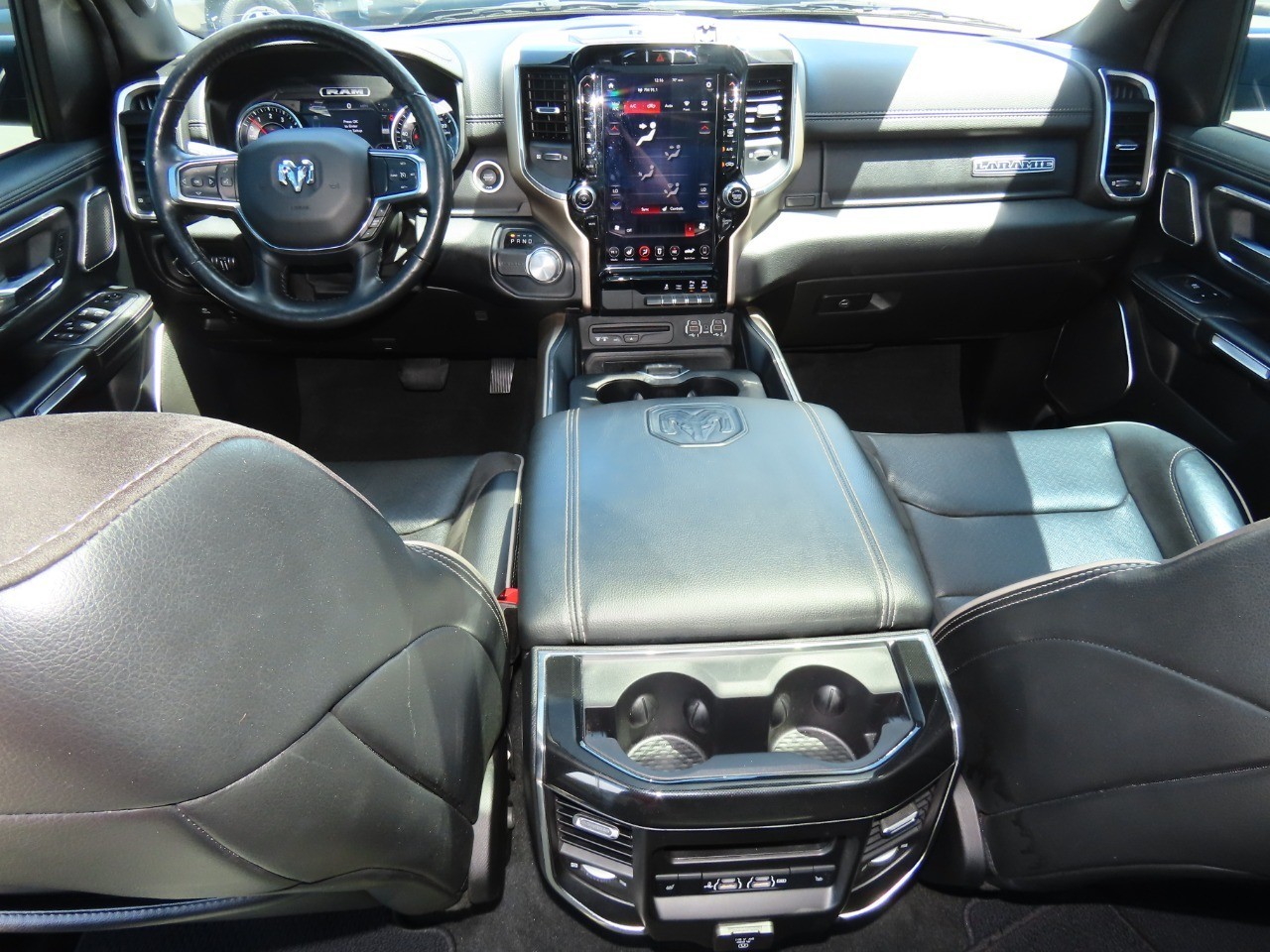 2019 RAM 1500 Laramie 4x2 Crew Cab 5'7 Box photo