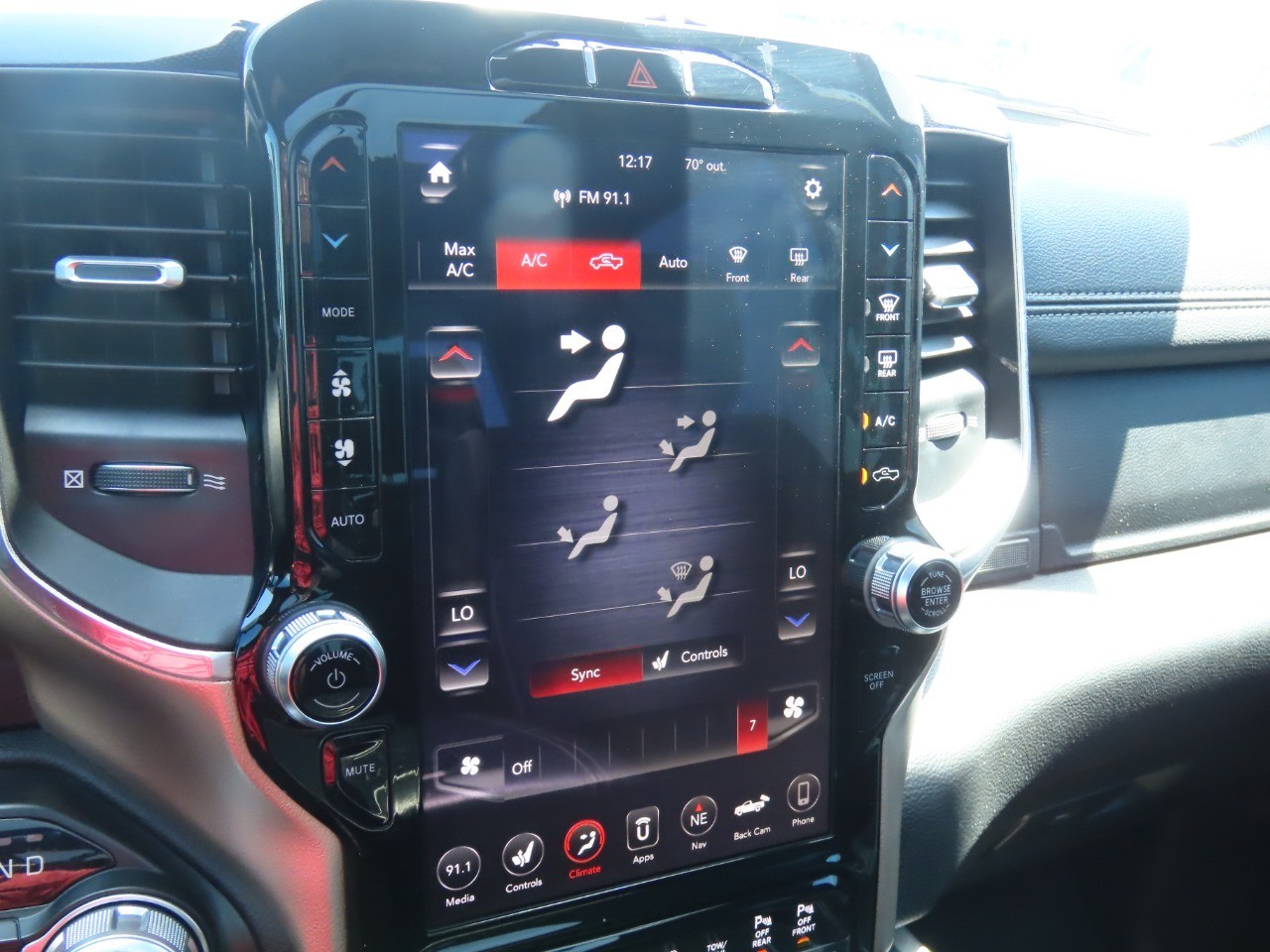 2019 RAM 1500 Laramie 4x2 Crew Cab 5'7 Box photo