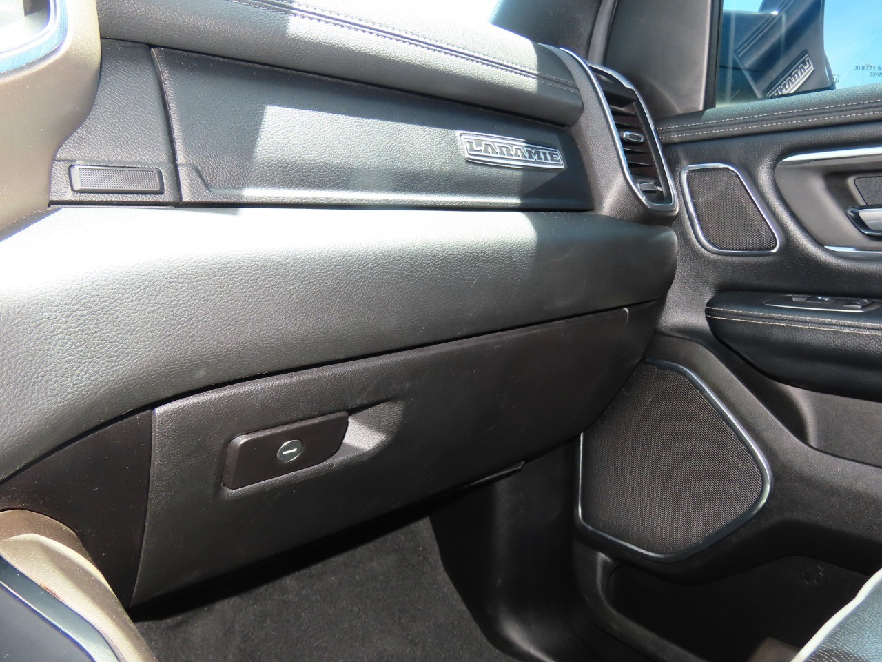 2019 RAM 1500 Laramie 4x2 Crew Cab 5'7 Box photo
