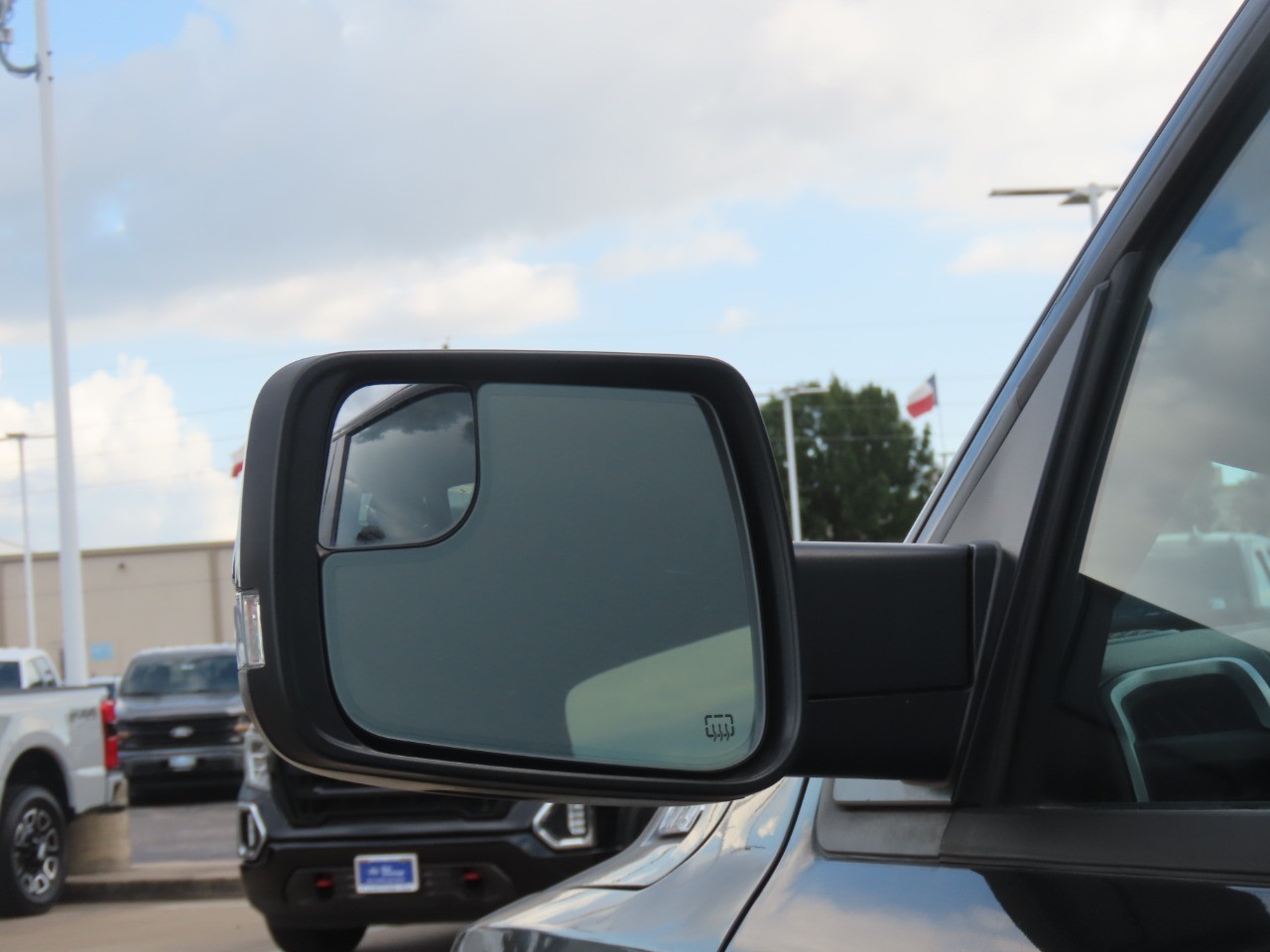 2021 Ram 1500 photo 18 of 32
