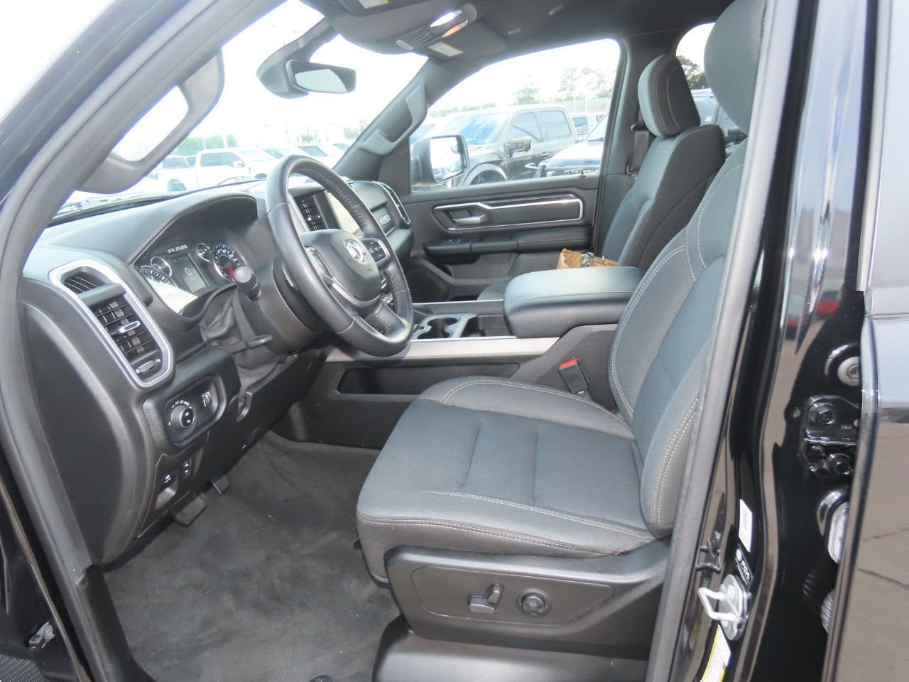 2021 Ram 1500 photo 25 of 32
