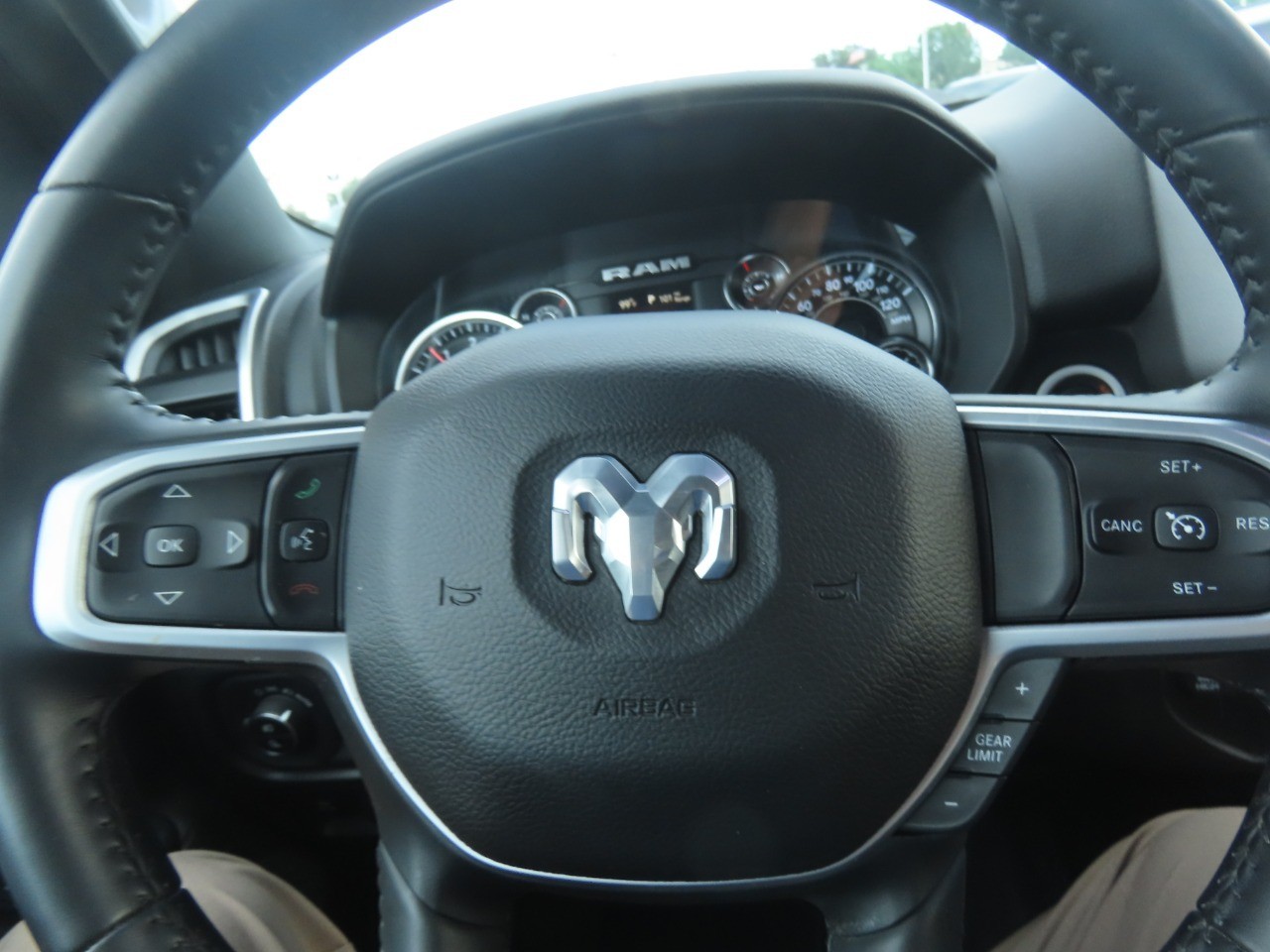 2021 Ram 1500 photo 27 of 32