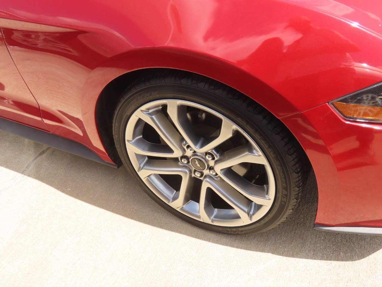 2020 Ford Mustang photo 9 of 19