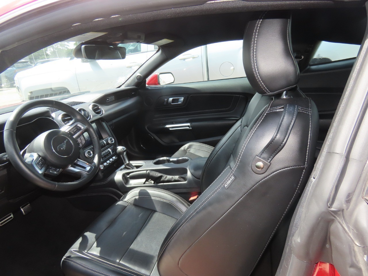 2020 Ford Mustang photo 16 of 19