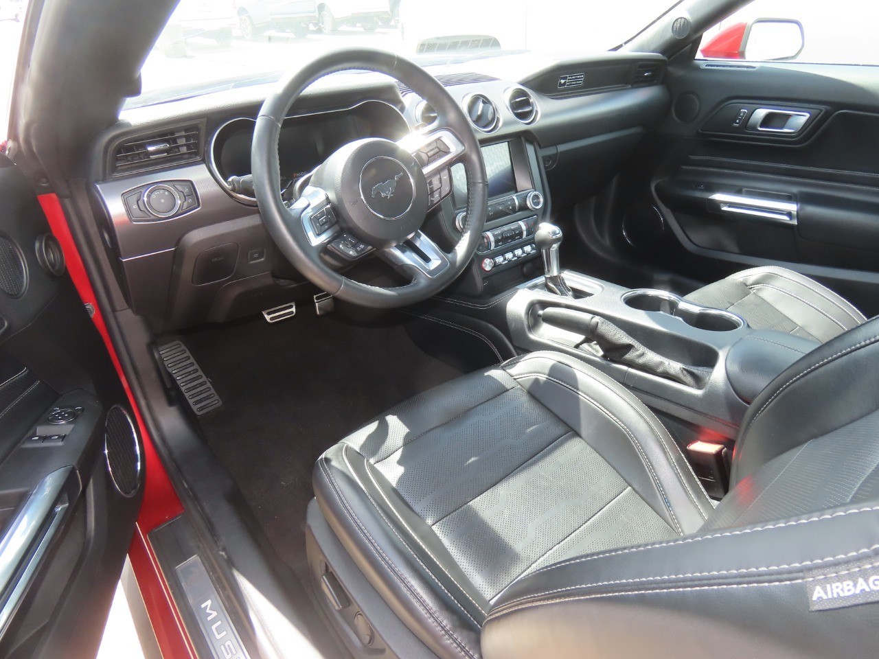 2020 Ford Mustang photo 18 of 19
