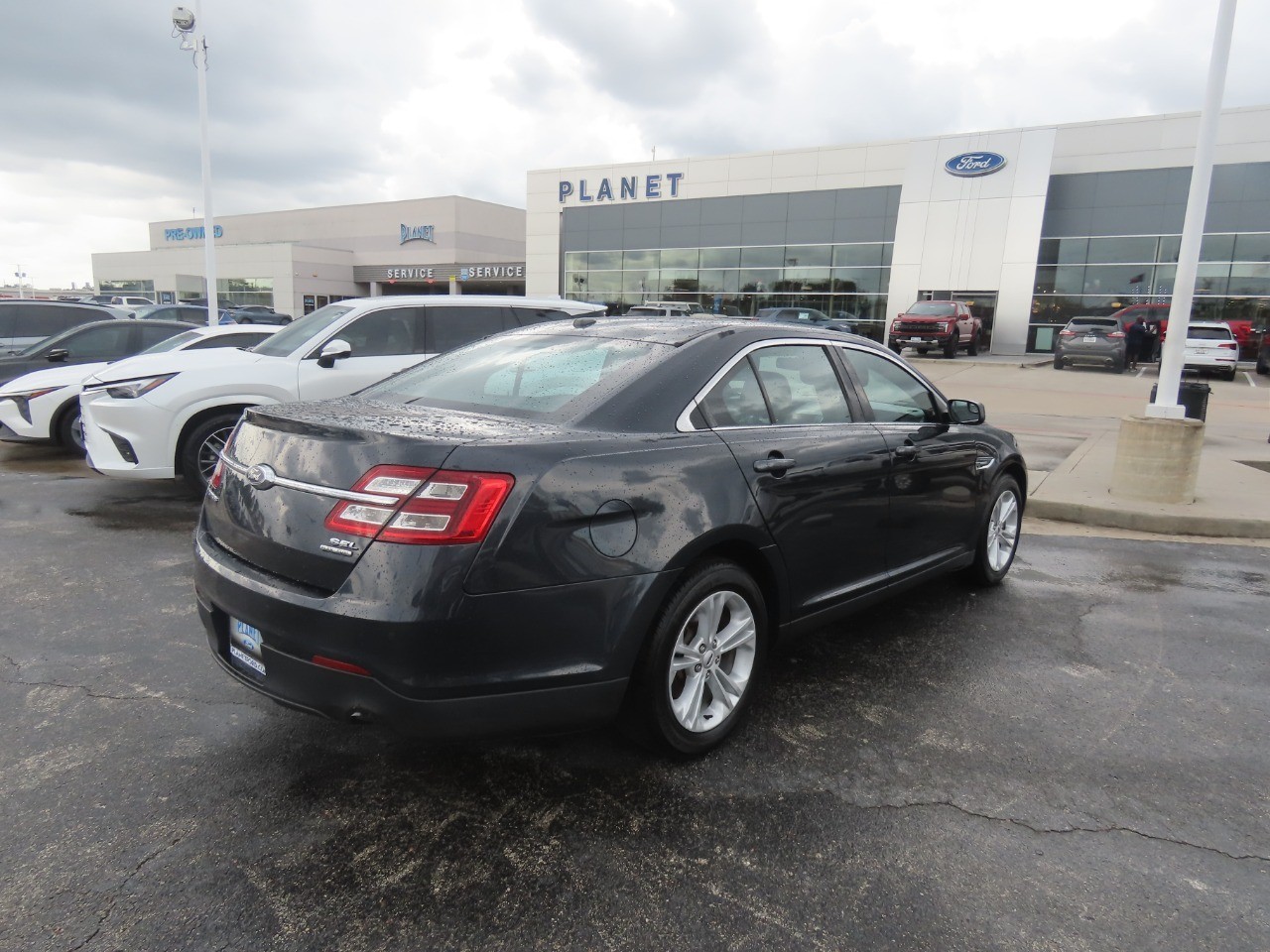 2017 Ford Taurus photo 11 of 29