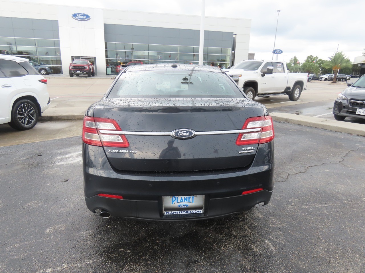 2017 Ford Taurus photo 13 of 29