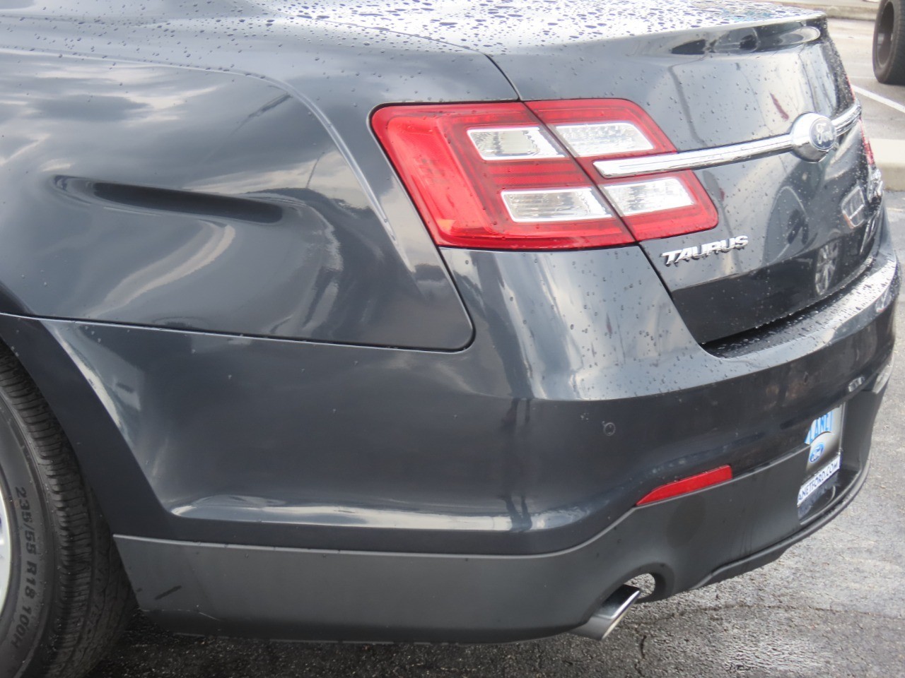 2017 Ford Taurus photo 14 of 29