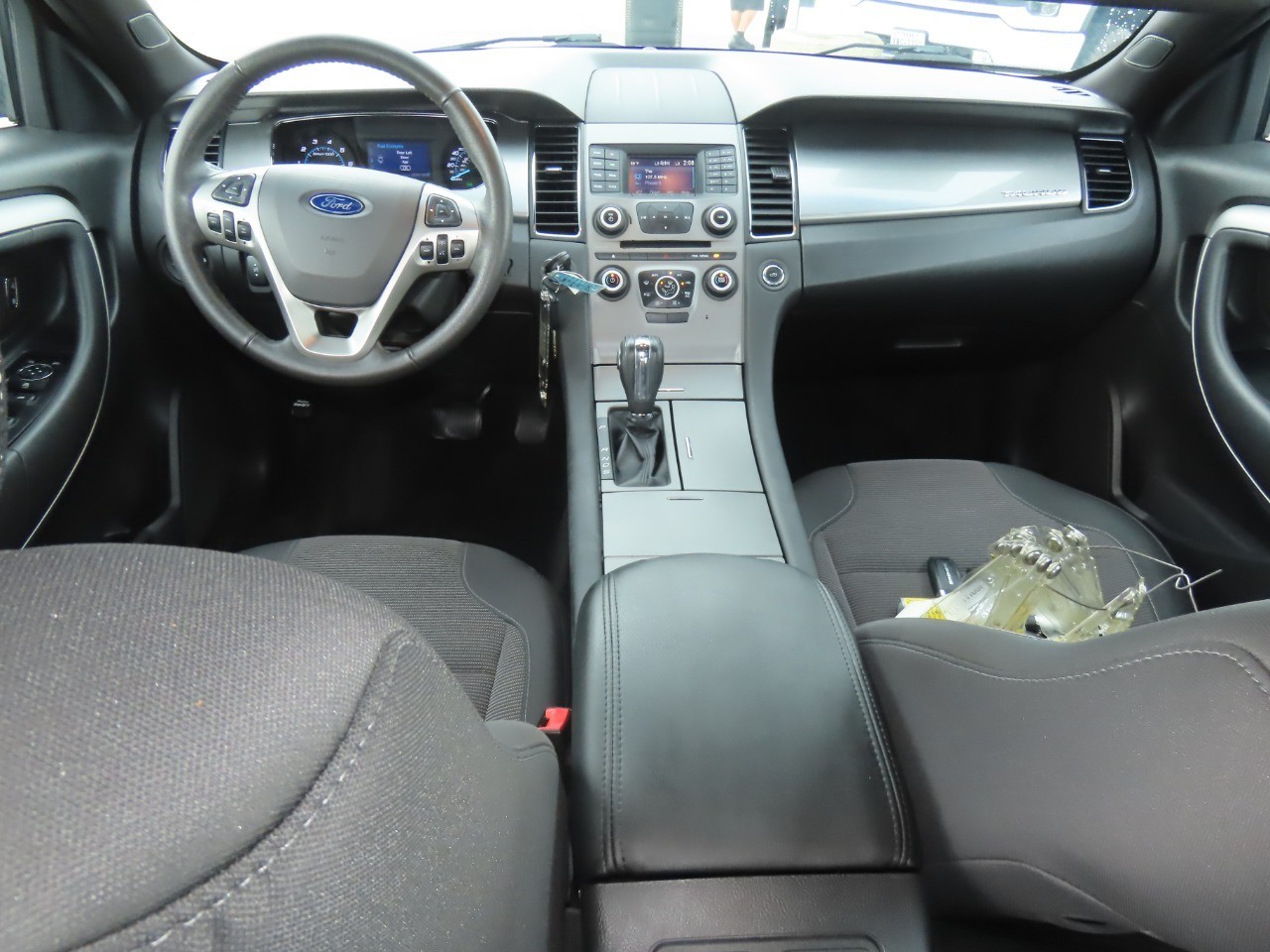 2017 Ford Taurus photo 22 of 29